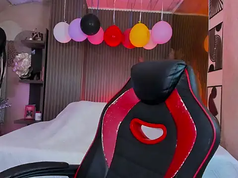 ZaraLuciana online show from April 2026 11:13:02 AM