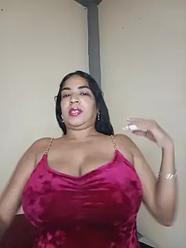 Snapshot of Carolinna chatting on July 2026 12:18:02 PM Carolinna online show from July 2026 12:18:02 PM