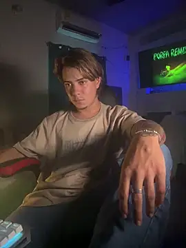 AngelLatinBoy online show from March 2026 09:30:01 PM