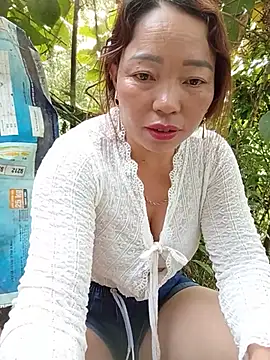 Yellow-pink online show from July 2026 10:50:01 AM