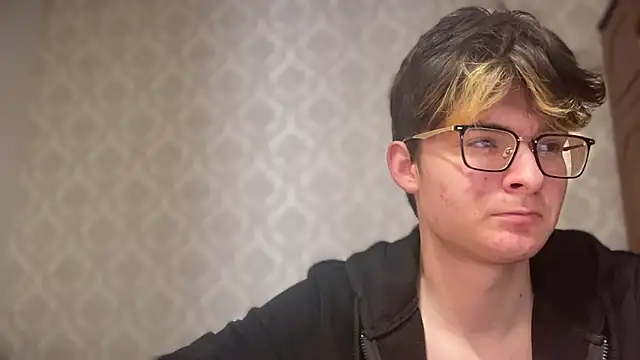 Snapshot of niksikor chatting on April 2026 12:50:01 PM niksikor online show from April 2026 12:50:01 PM