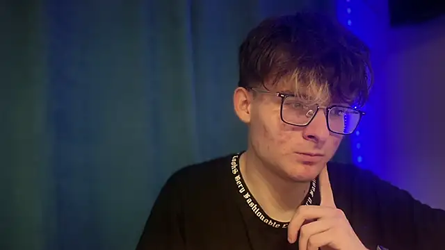 Snapshot of niksikor chatting on April 2026 06:56:02 PM niksikor online show from April 2026 06:56:02 PM