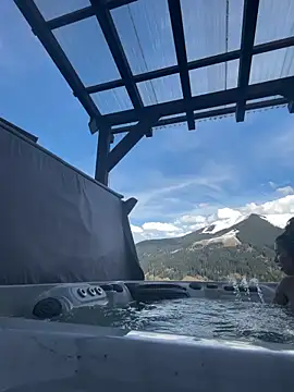 Loanna FR online show from April 2026 04:15:02 PM