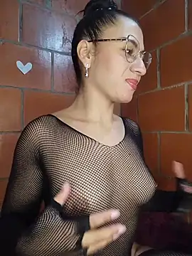 Snapshot of Amanda_x1 chatting on June 2026 10:10:02 AM Amanda x1 online show from June 2026 10:10:02 AM