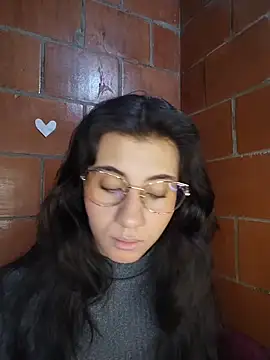 Snapshot of Amanda_x1 chatting on June 2026 10:20:01 AM Amanda x1 online show from June 2026 10:20:01 AM