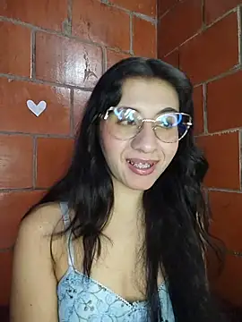 Snapshot of Amanda_x1 chatting on June 2026 08:18:01 PM Amanda x1 online show from June 2026 08:18:01 PM