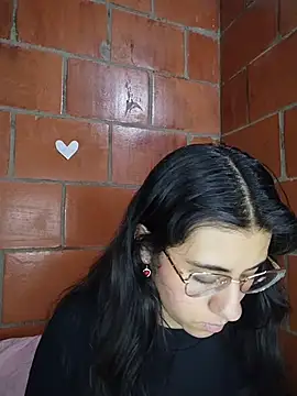 Snapshot of Amanda_x1 chatting on July 2026 08:44:02 PM Amanda x1 online show from July 2026 08:44:02 PM