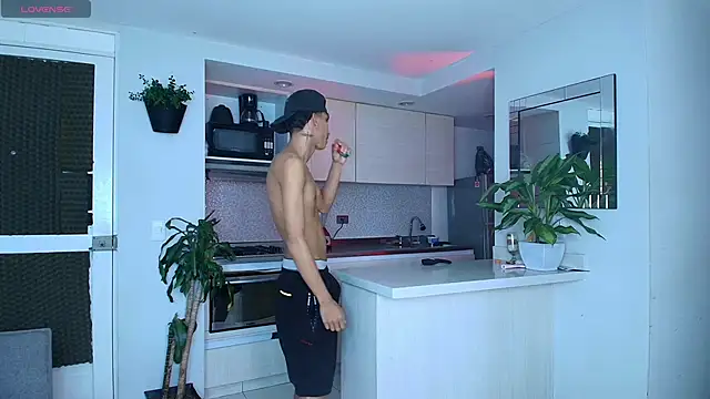 Wild lovers  online show from April 2026 07:27:01 PM