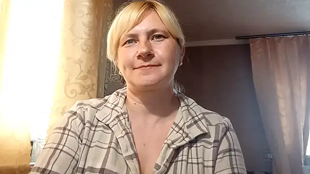 DiamondLady555 online show from May 2026 10:22:01 AM