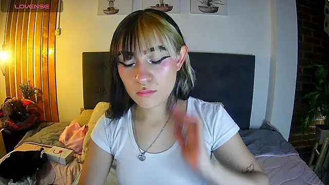 melodygirl2   online show from April 2026 08:04:01 PM