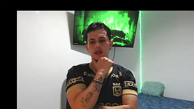 JUAN CAMILOXXX online show from March 2026 03:56:01 AM