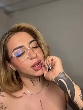 Snapshot of CarolQueen1_ chatting on June 2026 12:52:02 AM CarolQueen1 online show from June 2026 12:52:02 AM