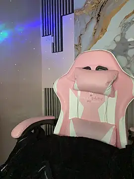 NATHASHA EC online show from April 2026 01:18:01 PM