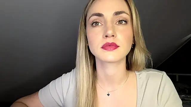 Snapshot of ScarlettSensitive chatting on May 2026 08:32:01 AM ScarlettSensitive online show from May 2026 08:32:01 AM