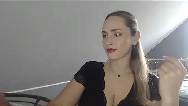 Snapshot of ScarlettSensitive chatting on June 2026 06:26:01 AM ScarlettSensitive online show from June 2026 06:26:01 AM