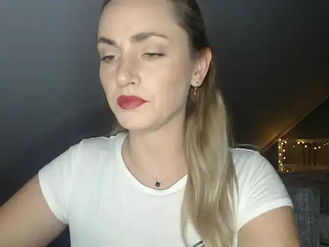 Snapshot of ScarlettSensitive chatting on June 2026 08:31:02 PM ScarlettSensitive online show from June 2026 08:31:02 PM