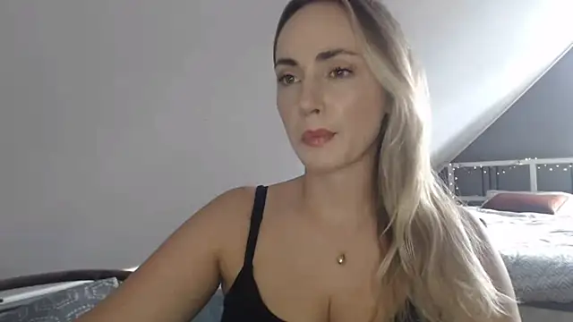 ScarlettSensitive online show from July 2026 02:20:01 PM