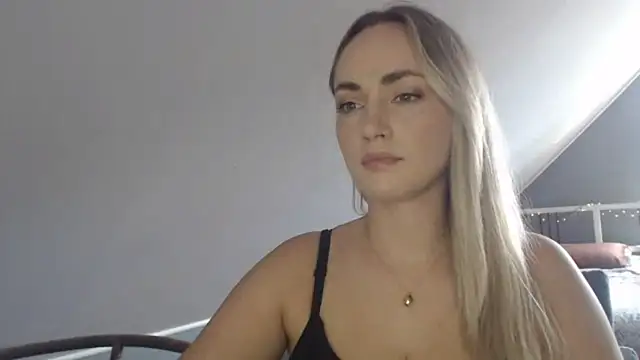 ScarlettSensitive online show from July 2026 02:15:01 PM