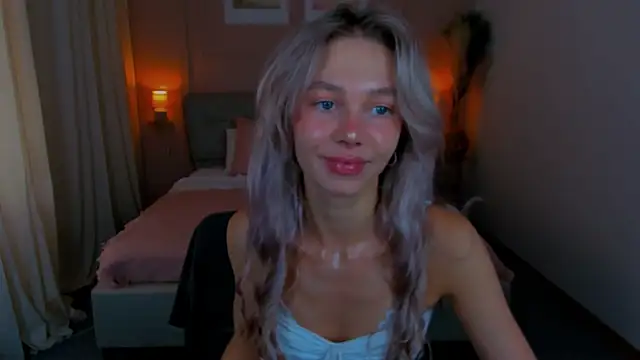 Snapshot of LuluAlis chatting on July 2026 02:43:01 PM LuluAlis online show from July 2026 02:43:01 PM