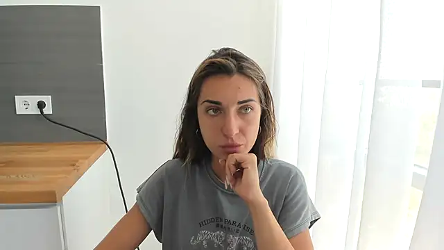summmmersky1 online show from August 2026 09:41:02 AM