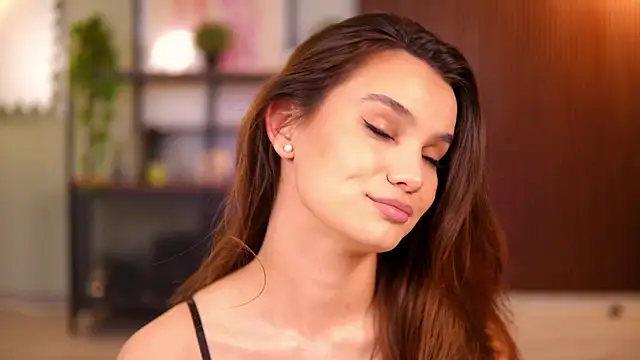 Lena Laurent online show from April 2026 09:12:01 AM