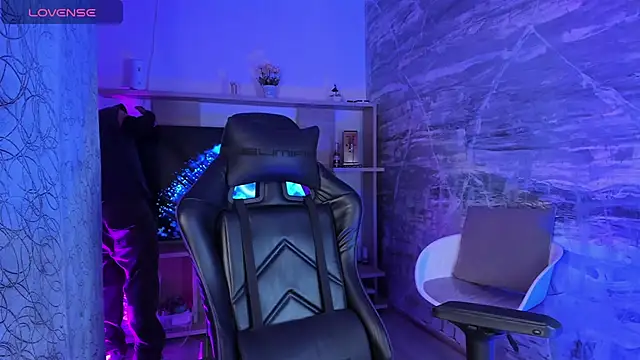 NicoKinggs  online show from April 2026 01:44:01 PM