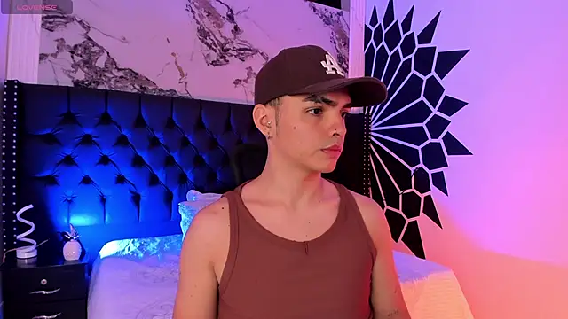 NicoKinggs  online show from April 2026 11:52:02 AM