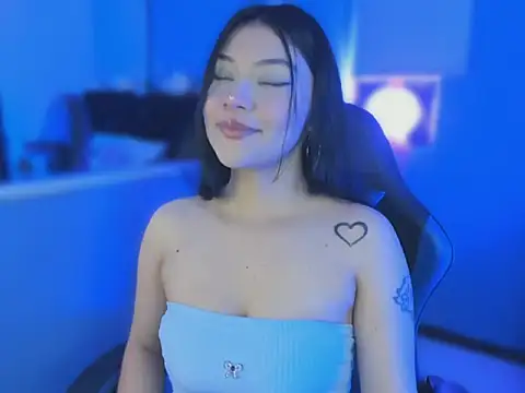 emelyporch online show from March 2026 05:44:02 AM