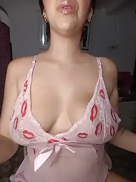 Kitty Loveee online show from June 2026 10:23:02 PM