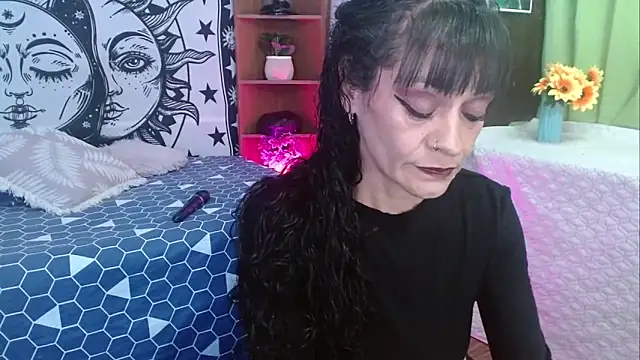  Alexandra Jones online show from May 2026 03:14:02 AM