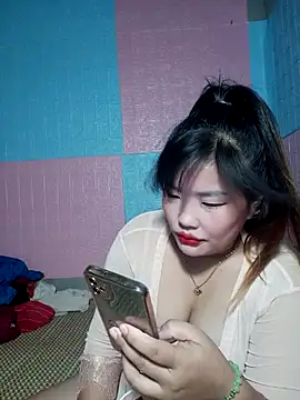 Snapshot of Irene-01 chatting on April 2026 02:32:01 PM Irene-01 online show from April 2026 02:32:01 PM