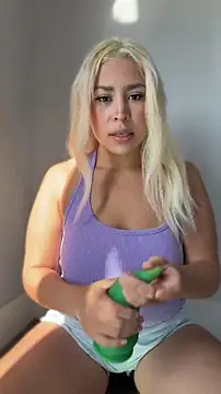 mxmxee online show from April 2026 02:18:01 PM