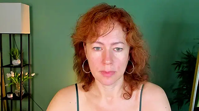 Snapshot of LeticiaRomano chatting on June 2026 04:06:01 AM LeticiaRomano online show from June 2026 04:06:01 AM