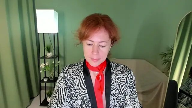 Snapshot of LeticiaRomano chatting on July 2026 04:06:02 AM LeticiaRomano online show from July 2026 04:06:02 AM