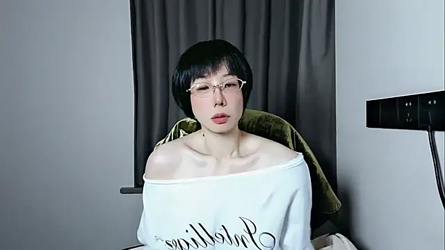 Snapshot of lin_lin_520_520 chatting on April 2026 04:35:02 PM lin lin 520 520 online show from April 2026 04:35:02 PM