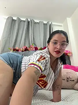 Isabella Roses  online show from July 2026 01:46:02 AM