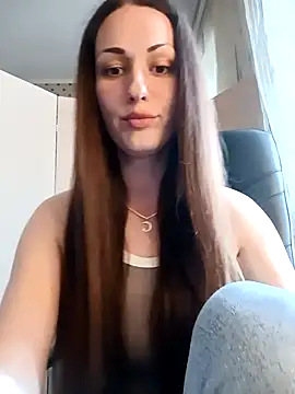 LunaCrystall online show from May 2026 03:50:02 PM