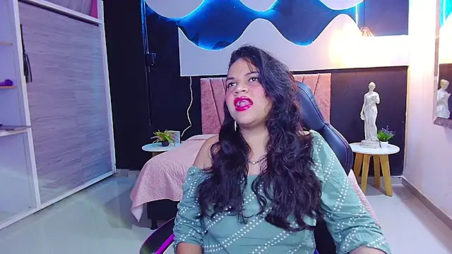 scarlettt  joness online show from April 2026 02:14:02 AM