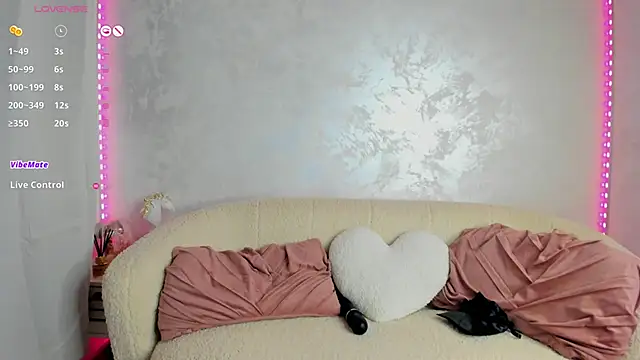 Snapshot of IvyTease_ chatting on May 2026 06:19:02 AM IvyTease online show from May 2026 06:19:02 AM
