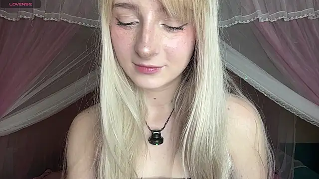 Snapshot of OnlyEva1 chatting on May 2026 08:43:02 AM OnlyEva1 online show from May 2026 08:43:02 AM