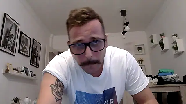 yanick931 online show from April 2026 09:45:01 PM