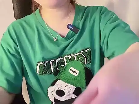 hunhun122 online show from April 2026 07:44:01 PM