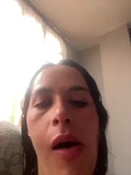 leila moretti online show from April 2026 05:44:02 PM