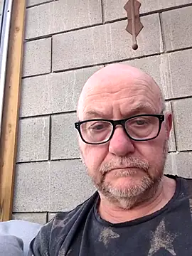 Snapshot of Buggemann chatting on July 2026 04:20:01 PM Buggemann online show from July 2026 04:20:01 PM