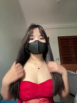 VyVy18 online show from April 2026 05:47:01 AM