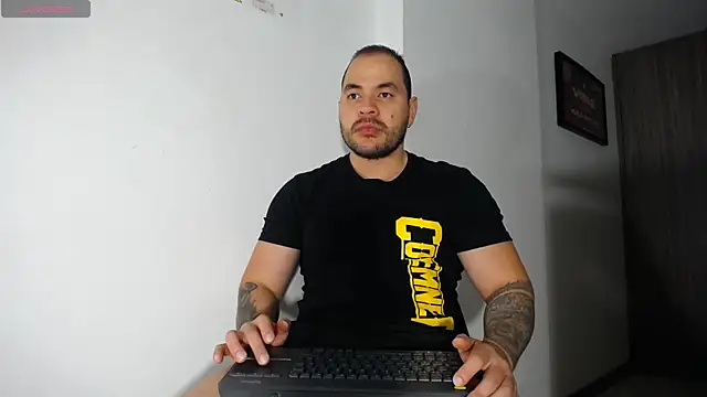 Axel Dominus online show from June 2026 10:01:01 AM