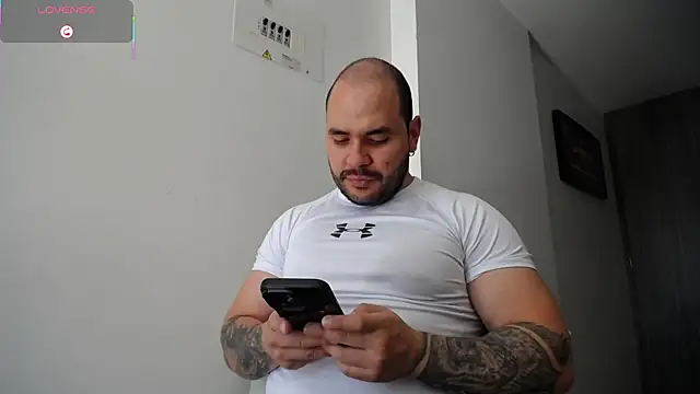Axel Dominus online show from August 2026 03:25:01 PM