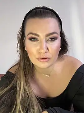 SweetCurvess online show from March 2026 12:32:01 PM