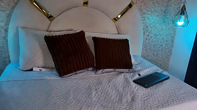 esmeralda sm online show from March 2026 07:42:01 PM