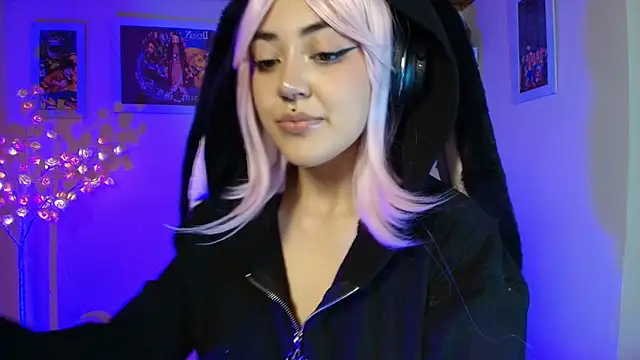 Nanachi uwu online show from May 2026 08:34:01 AM
